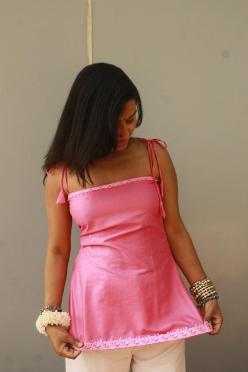 Gulabari kurti