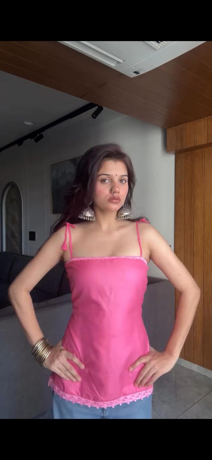 Gulabari kurti